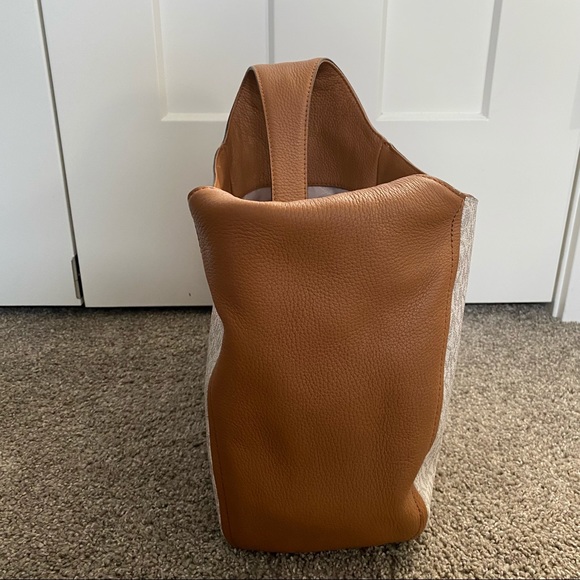 ❗️SOLD❗️Michael Kors Fulton Large Logo Shoulder Bag - Picture 3 of 7